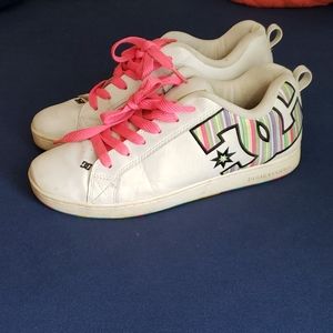 DC shoes multi-colored stripe